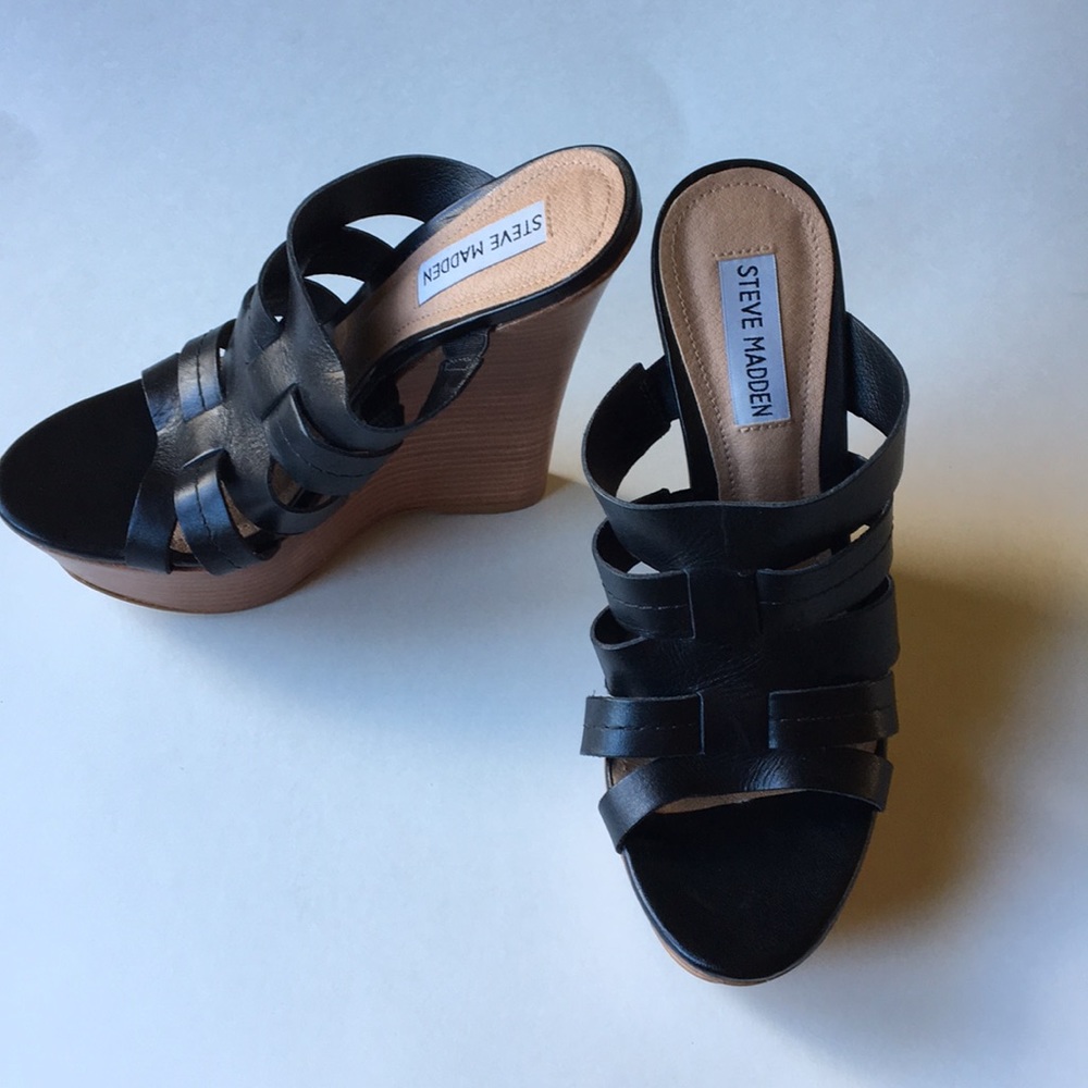 Steven Madden Black Wedges